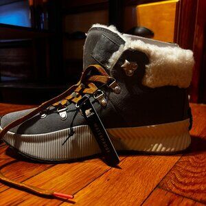 NWT Sorel Ladies Out N About III Conquest Quarry/Fawn Size 8